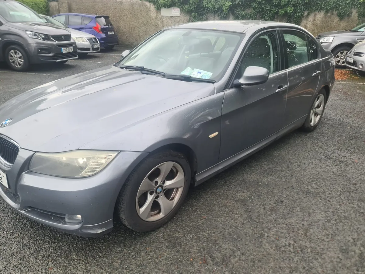 2010 BMW 320 - Image 1