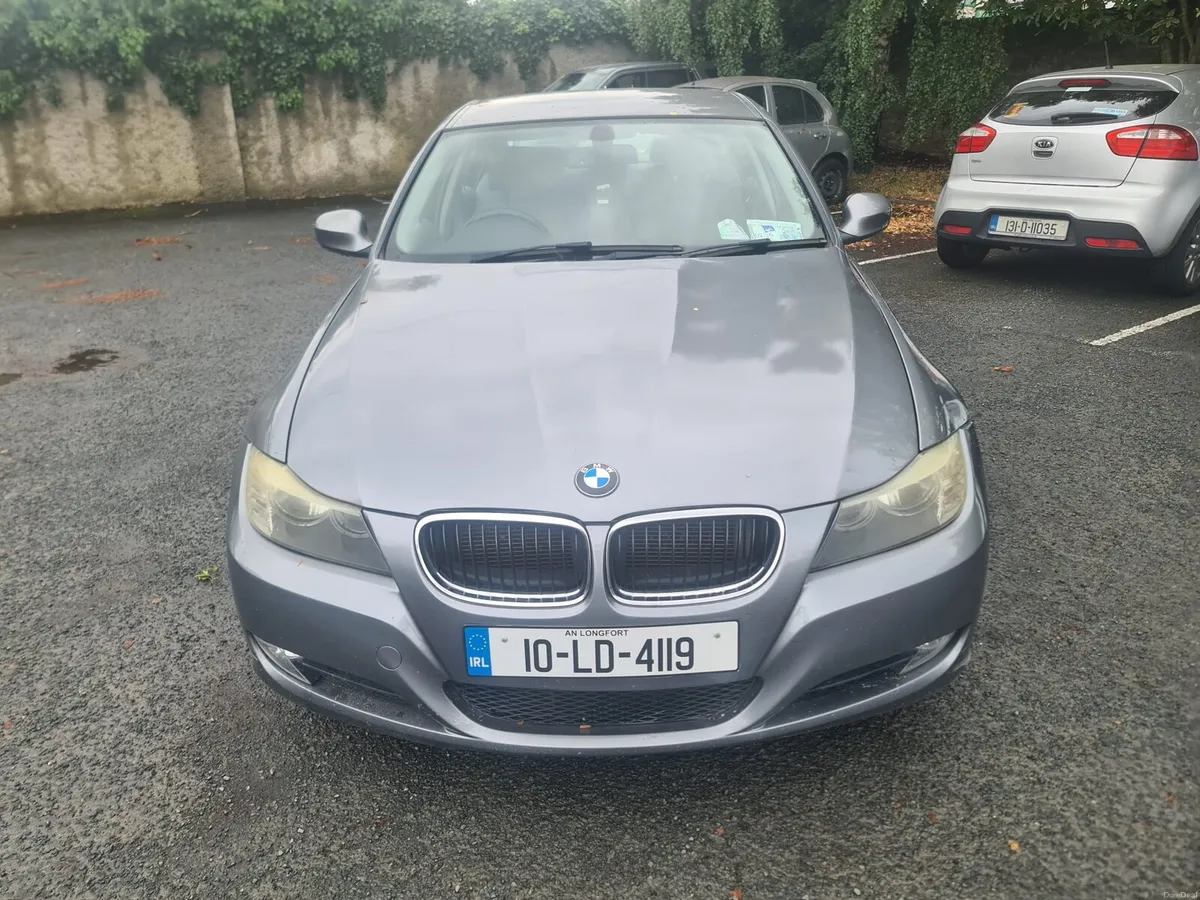 2010 BMW 320 - Image 2