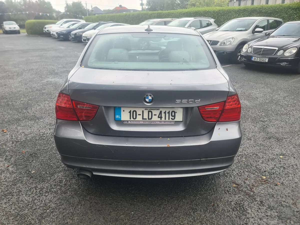 2010 BMW 320 - Image 4
