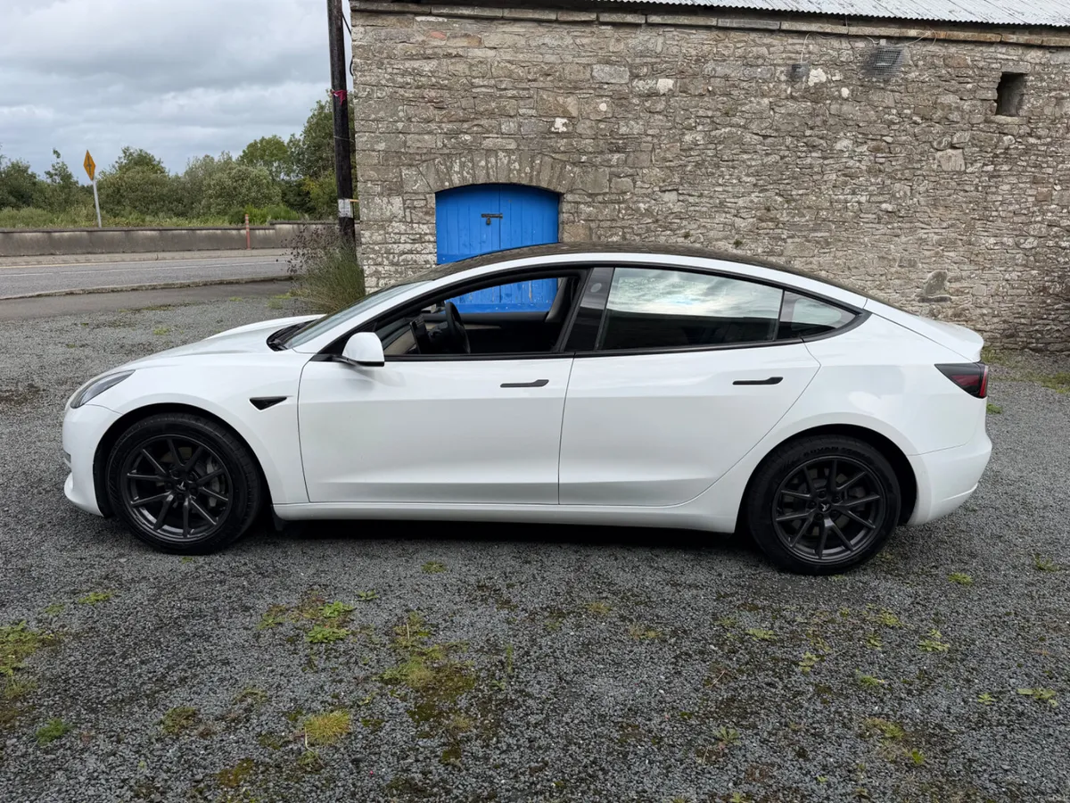 2022 Tesla Model 3 Long Range AWD Dual Motor - Image 5
