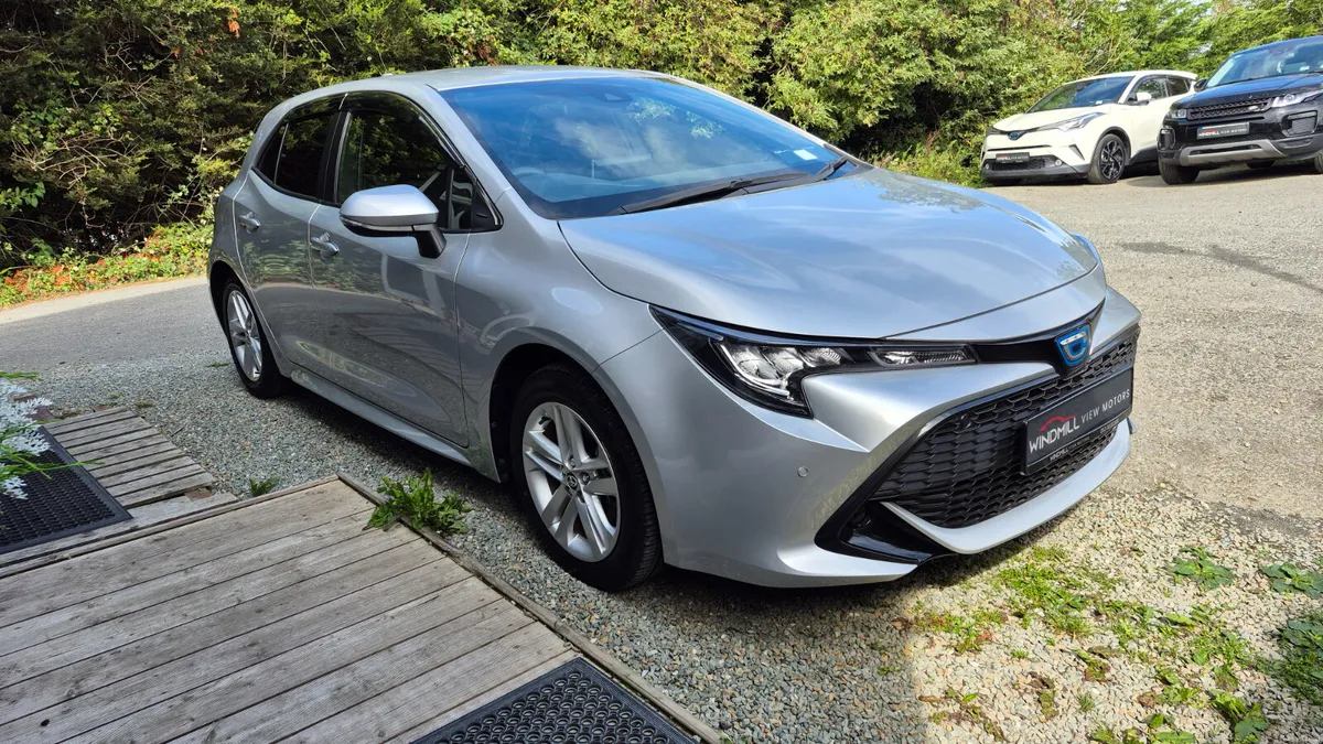 Toyota Corolla Luna Sport 1.8 Petrol Hybrid 2021 - Image 2