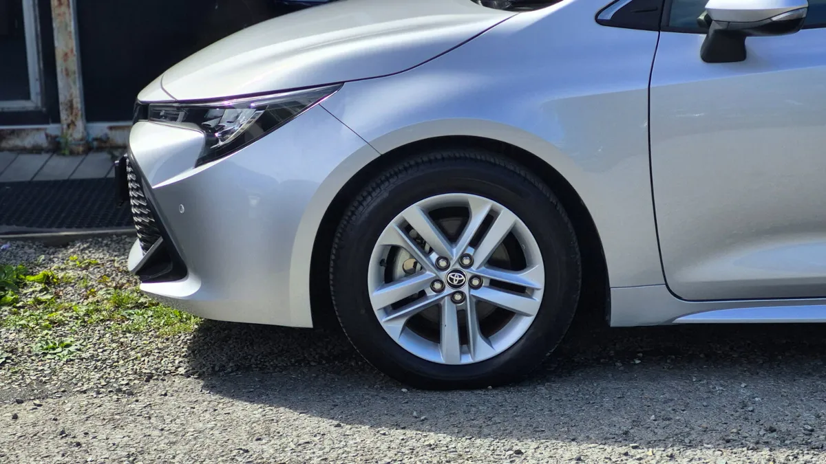 Toyota Corolla Luna Sport 1.8 Petrol Hybrid 2021 - Image 6