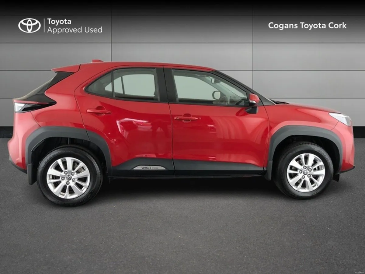 Toyota Yaris Cross YARIS CROSS LUNA - Image 3
