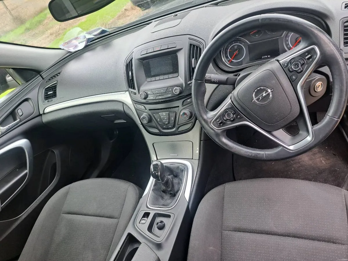 2015 Insignia - Image 4