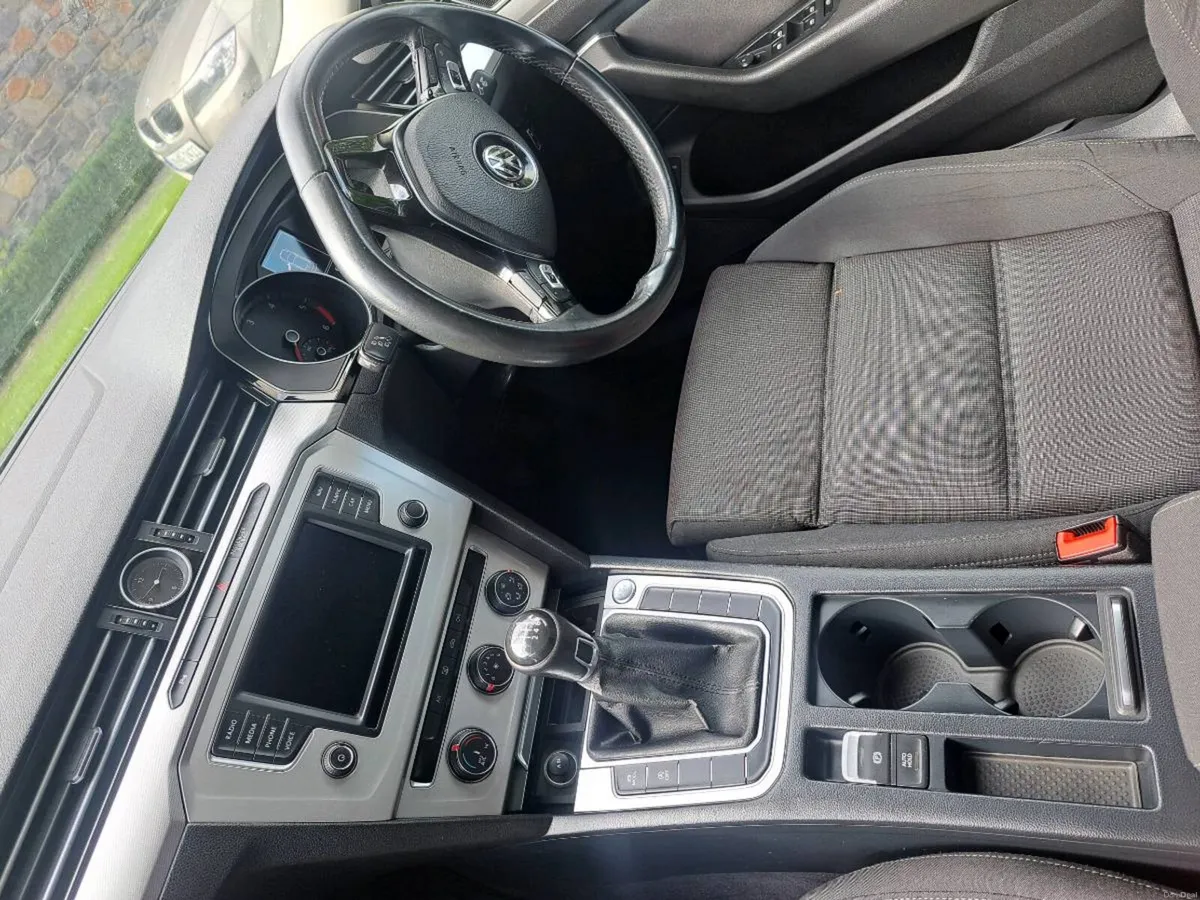 2015 VW Passat - Image 6