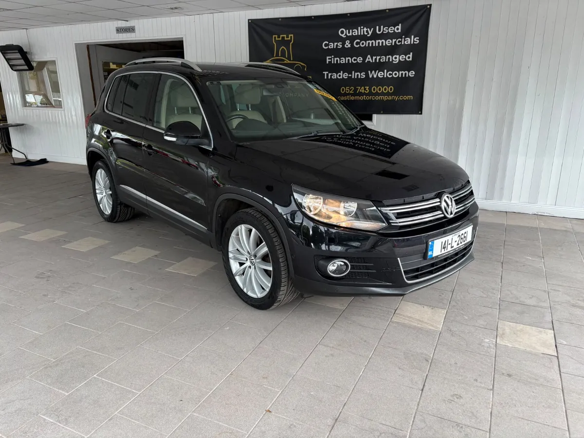 2014 Volkswagen Tiguan  2.0TDI Sport low km - Image 1