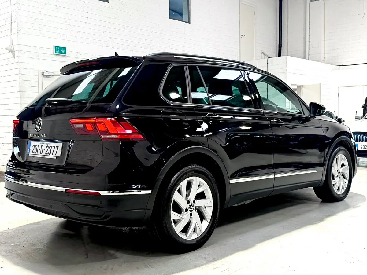 2023 VOLKSWAGEN TIGUAN LIFE EDITION 2.0 TDI MANUAL - Image 6