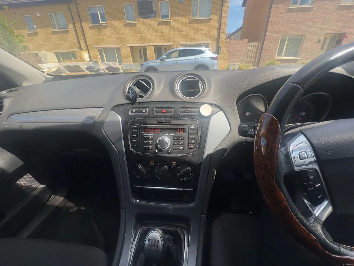 Ford mondeo - Image 4