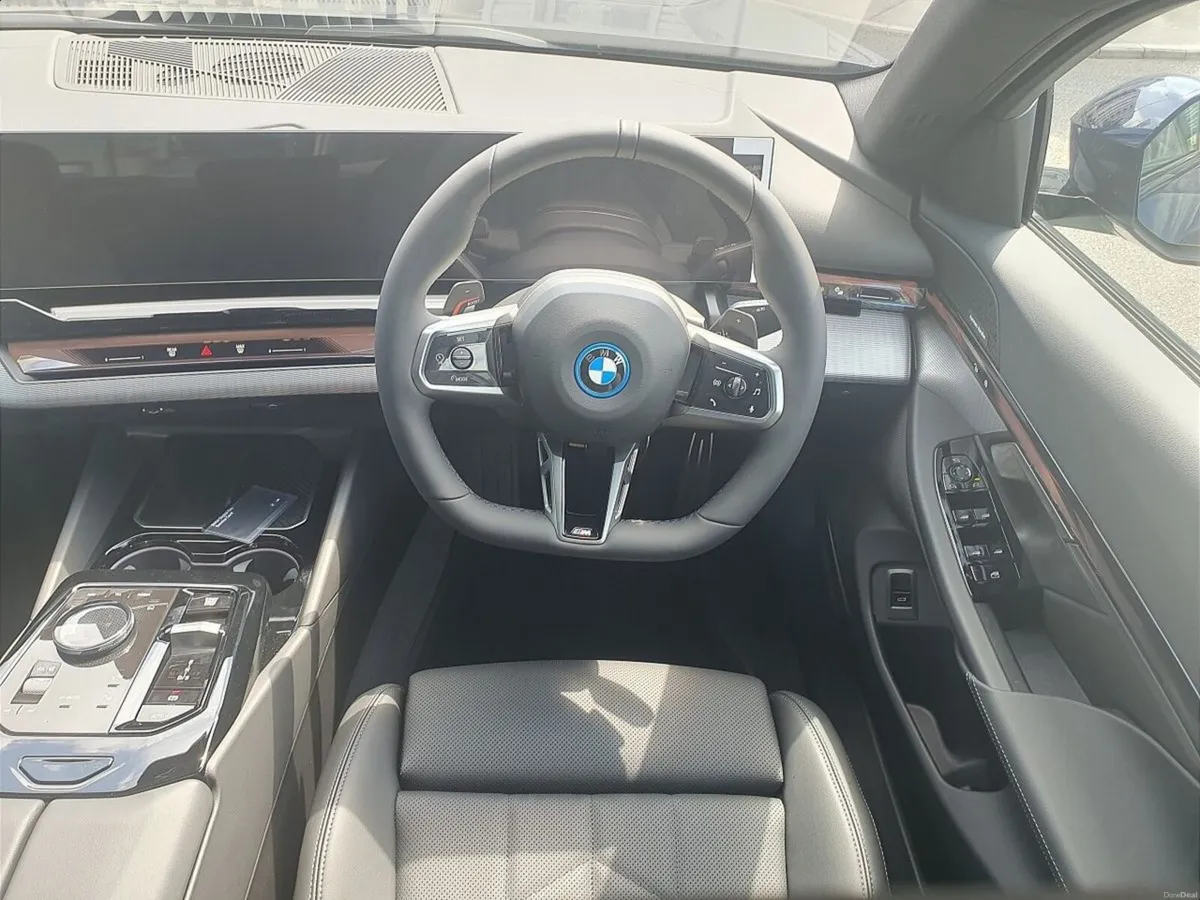 BMW 5-Series 530e M Sport Saloon - Image 5
