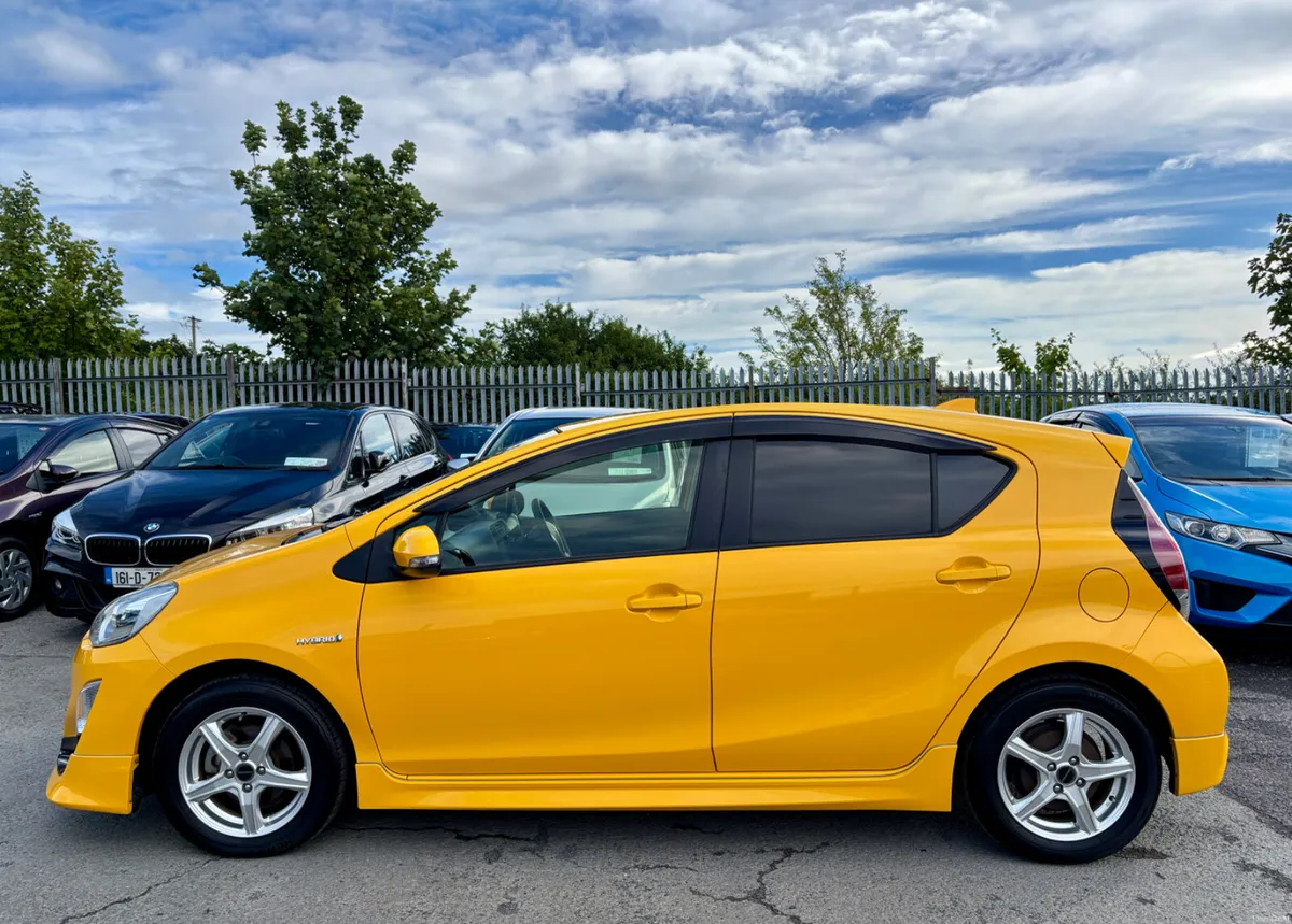 TOYOTA  AQUA  2015 1.5 HYBRID - Image 5