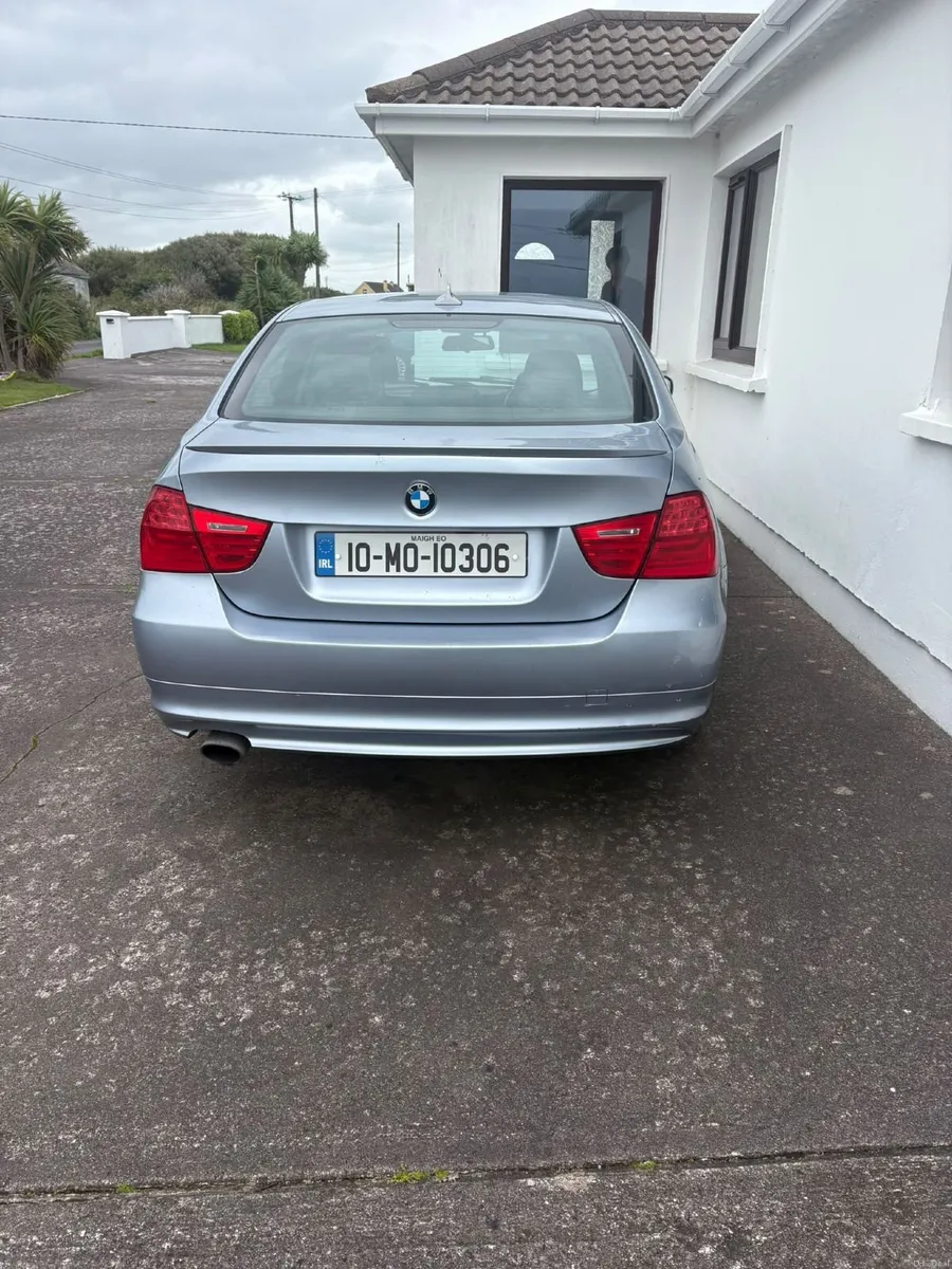 BMW 3-Series 2010 - Image 5