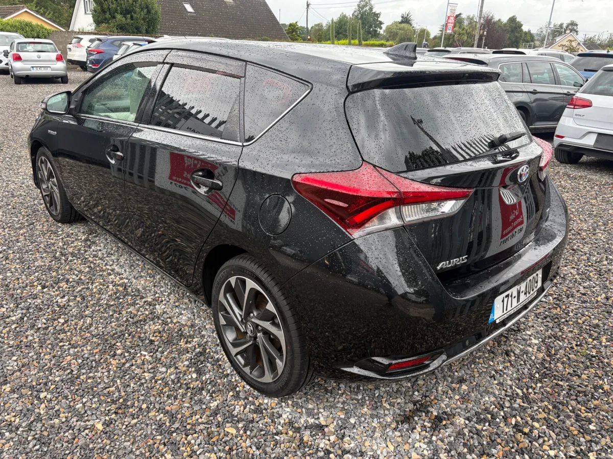 2017 Toyota Auris hybrid high spec - Image 6