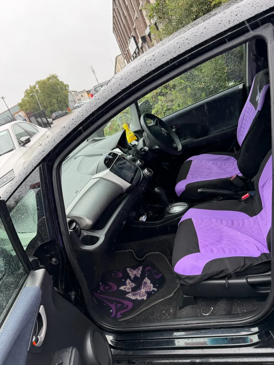Selling my girlfriend - Image 1