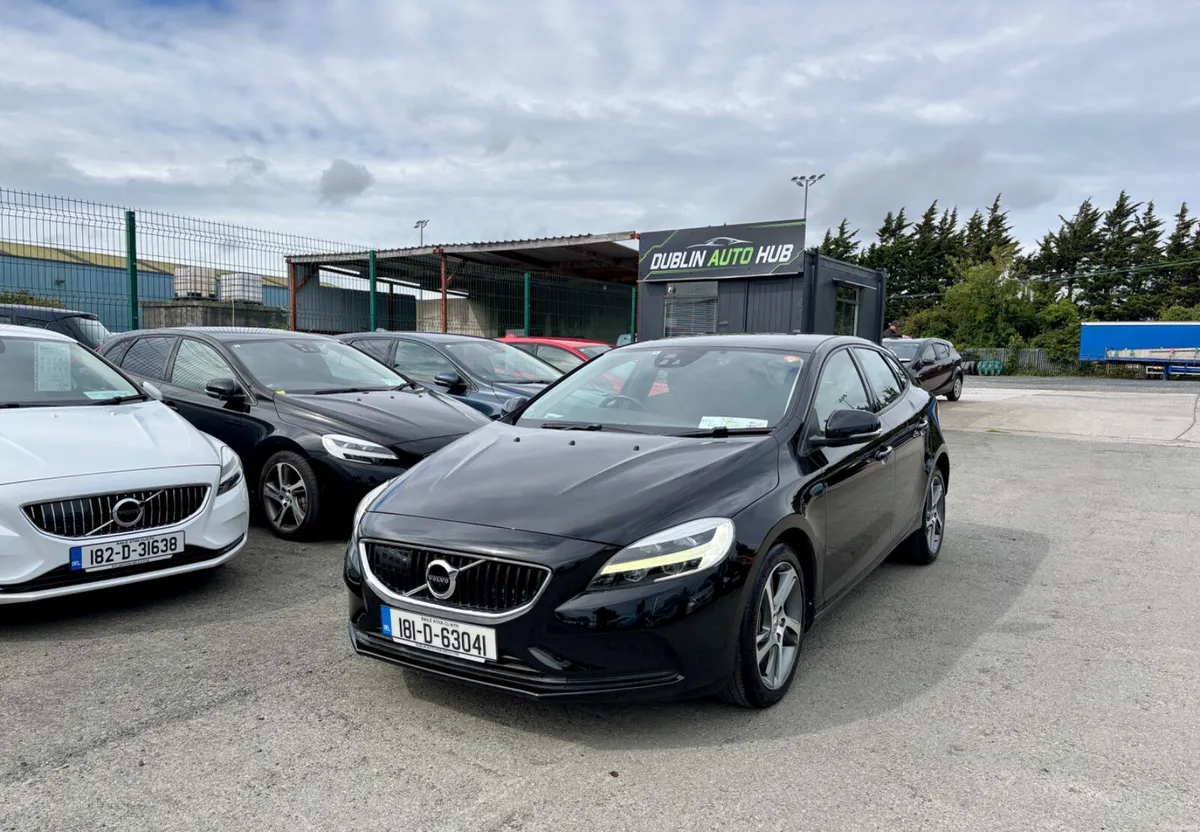 VOLVO V40 2018 2.0, DIESEL D4 - Image 1