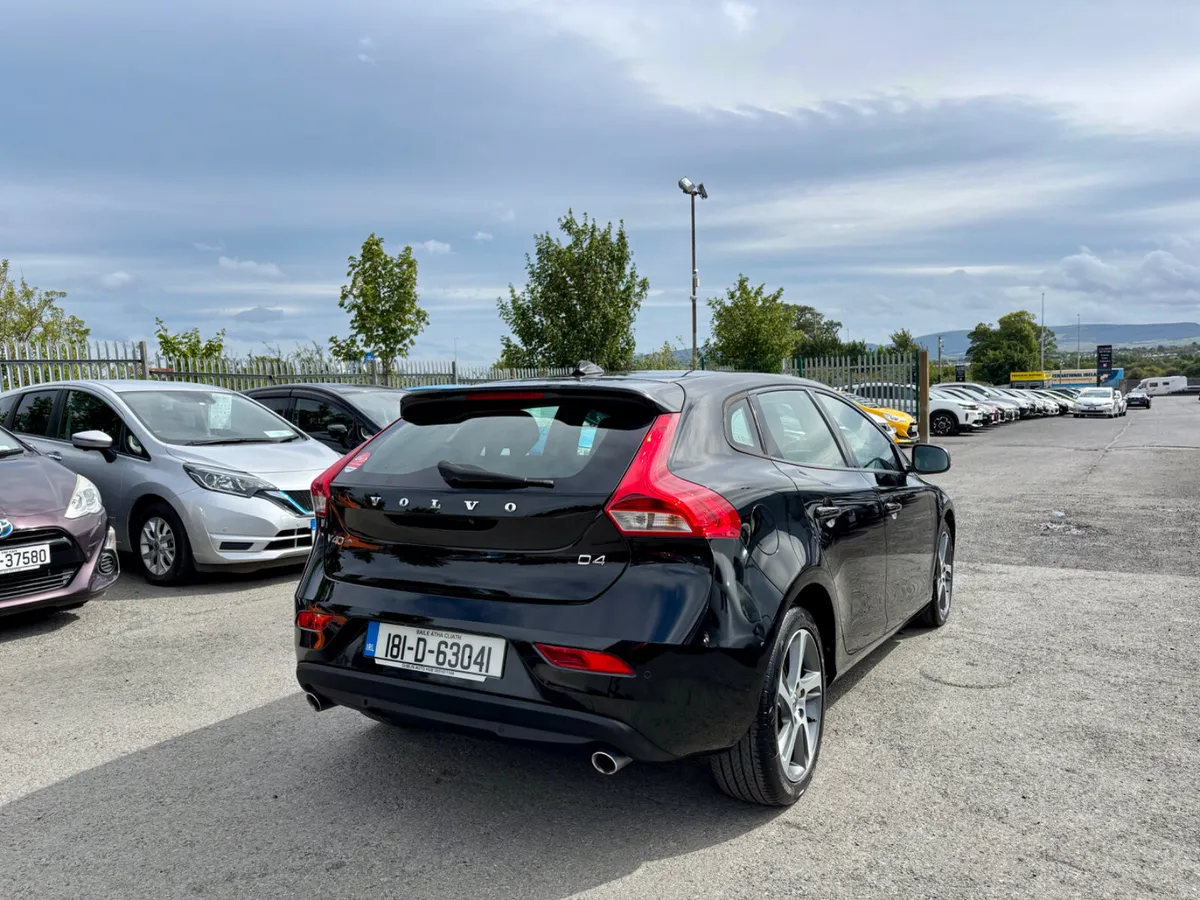 VOLVO V40 2018 2.0, DIESEL D4 - Image 6