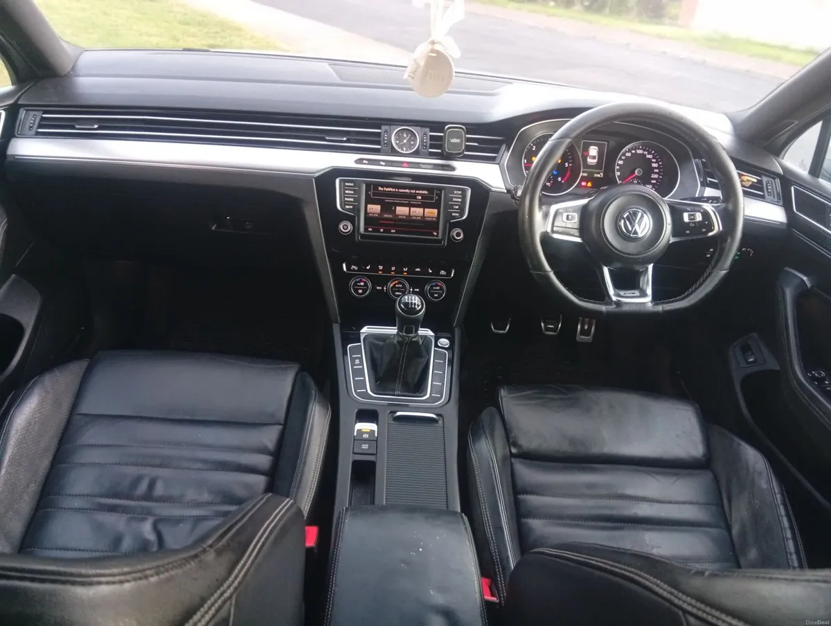 Volkswagen Passat 2016 - Image 3
