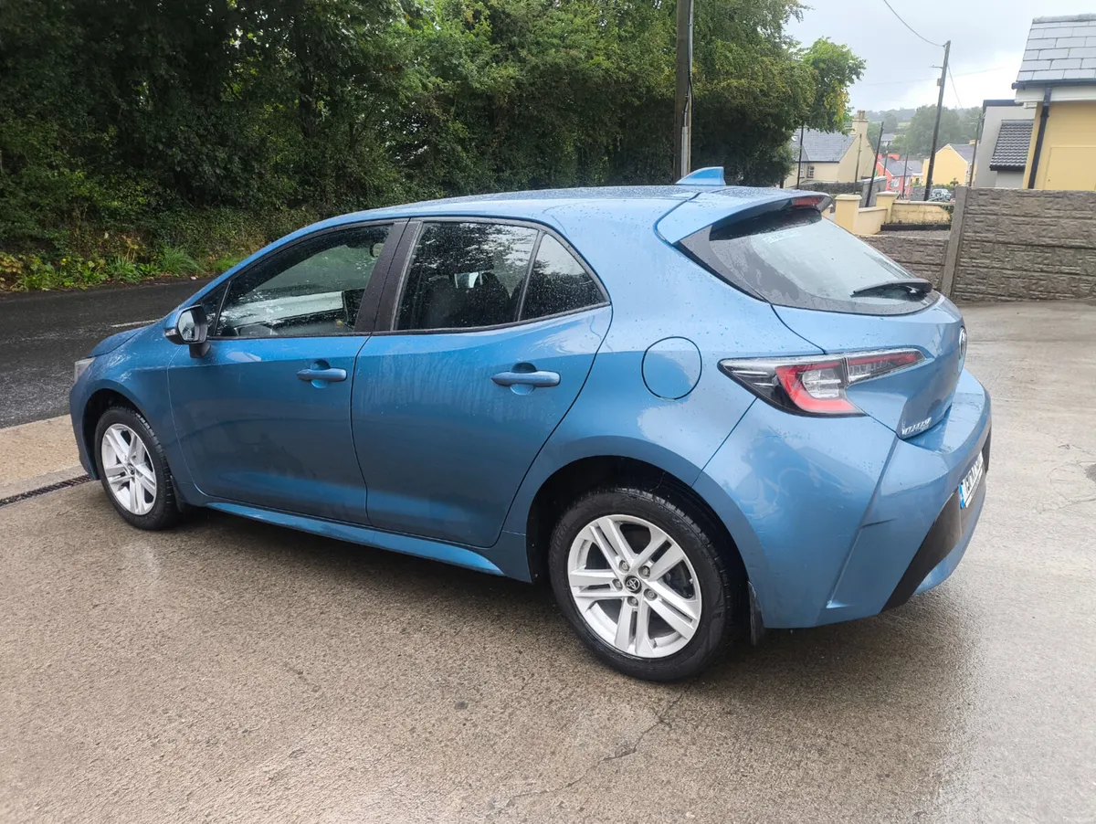 Toyota Corolla 2019 low klms - Image 6