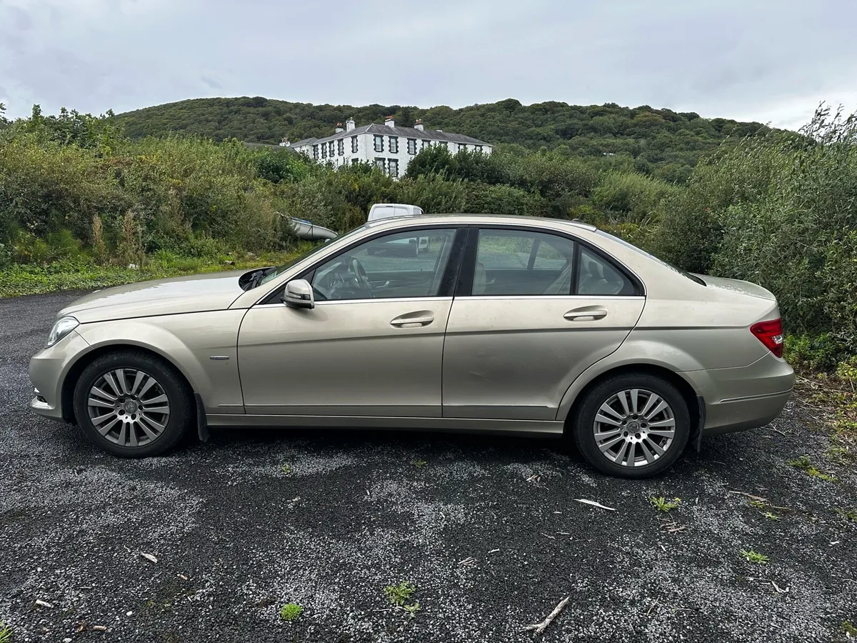 2012 Mercedes Benz C200 Elegance - Image 2