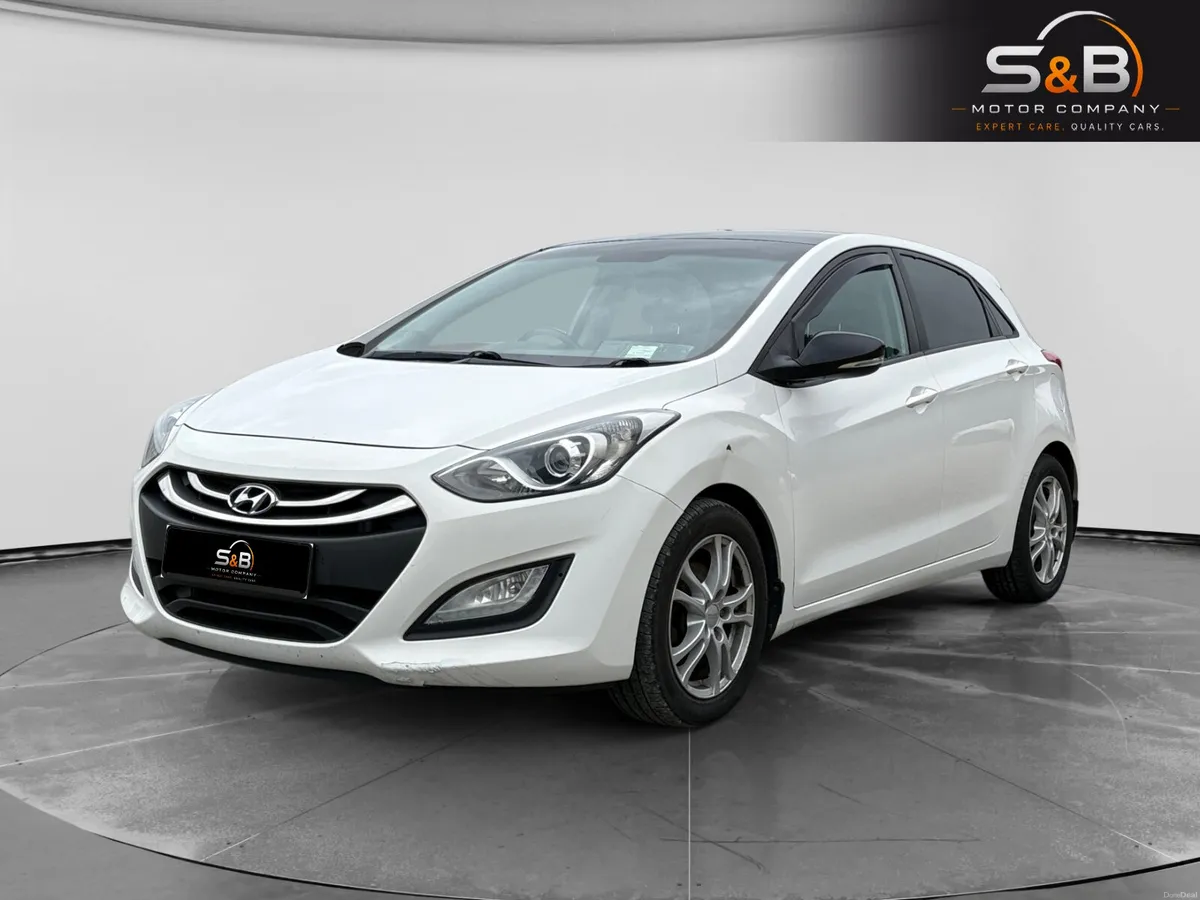 2014 i30 PREMIUM 1.6CRDI PAN SUNROOF HATCHBACK - Image 2
