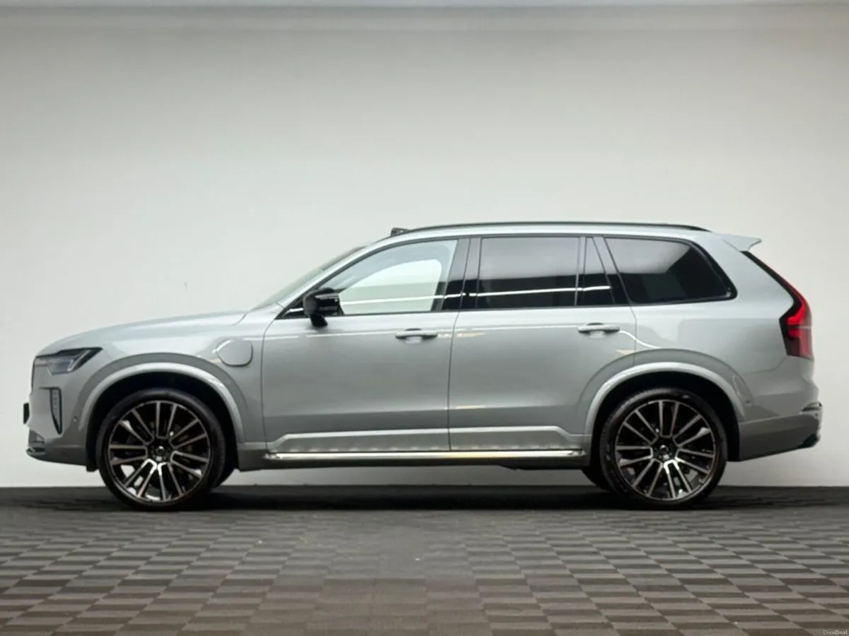 Volvo XC90 ULTRA T8 2.0 RECHARGE AWD *PAN ROOF* - Image 4