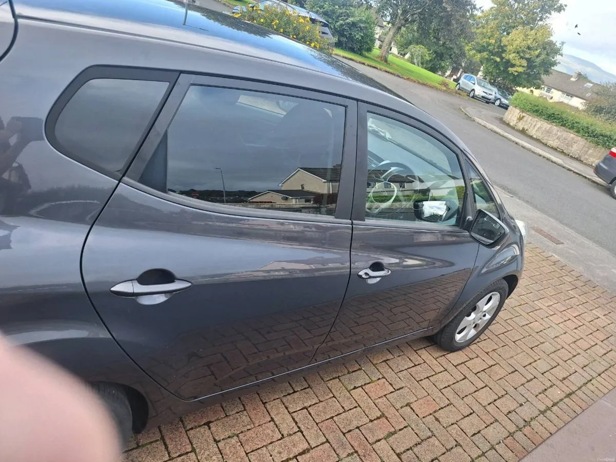 kia Venga 1.6  Automatic - Image 3