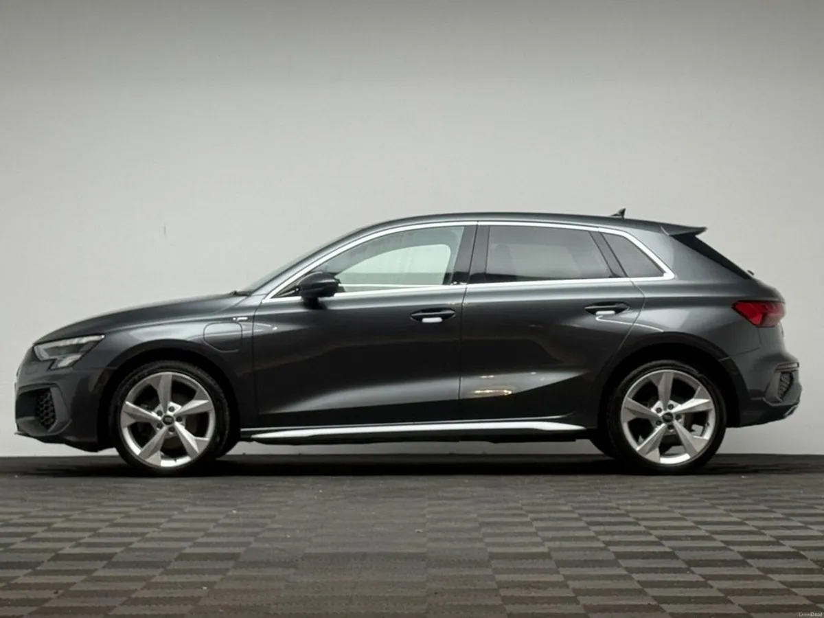 Audi A3 S LINE SPORTBACK 40 TFSI E - Image 4