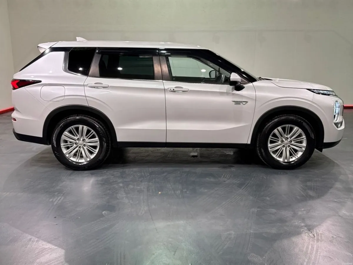 Mitsubishi Outlander 2.4L PETROL PLUG-IN HYBRID AU - Image 2