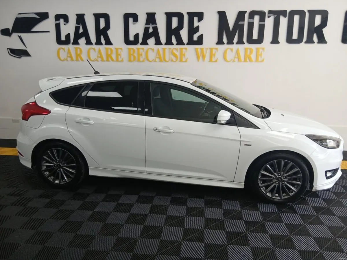 Ford Focus St-lin 1.0 Ecoboost 125PS 6SPD - Image 3