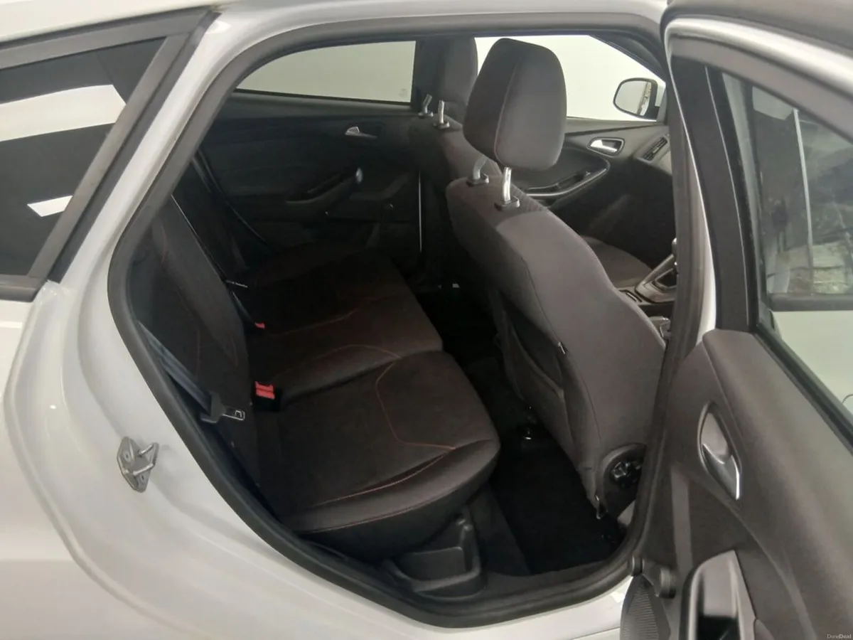 Ford Focus St-lin 1.0 Ecoboost 125PS 6SPD - Image 6