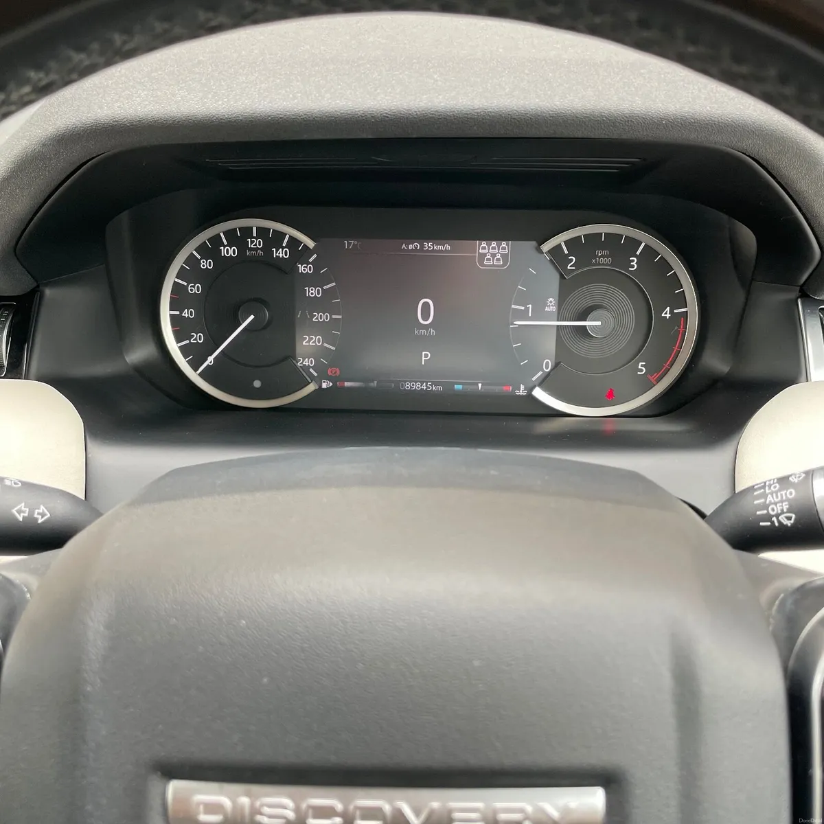 Land Rover Discovery Sport 2020 - Image 6
