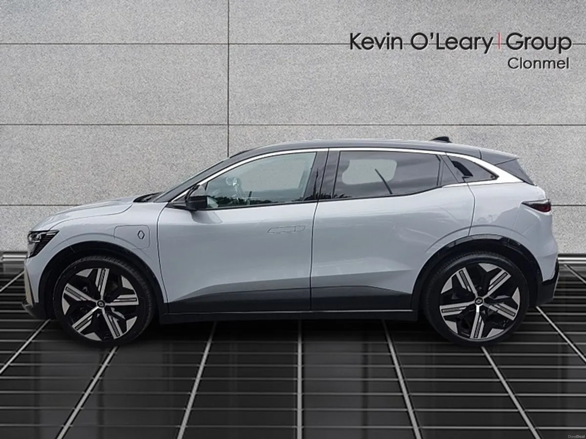 Renault Megane E-Tech Iconic EV 60kwh - Image 6