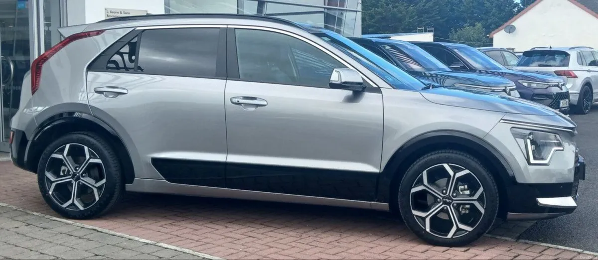 Kia Niro HEV SEM **AUTOMATIC, REAR VIEW CAMEA,LEAT - Image 2