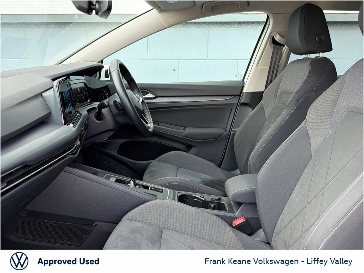 Volkswagen Golf STYLE AUTO 1.5 TSI 130HP *PURE WHI - Image 4