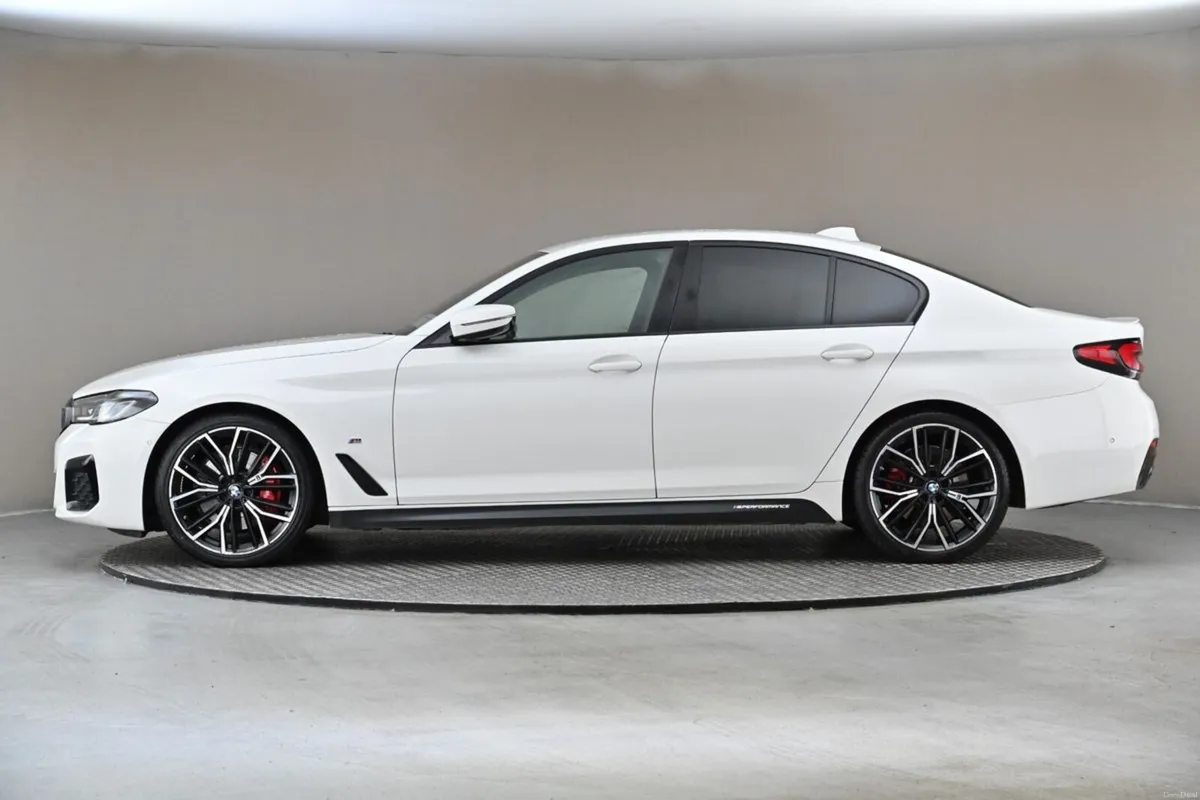 BMW 5-Series 520D M SPORT - Image 5