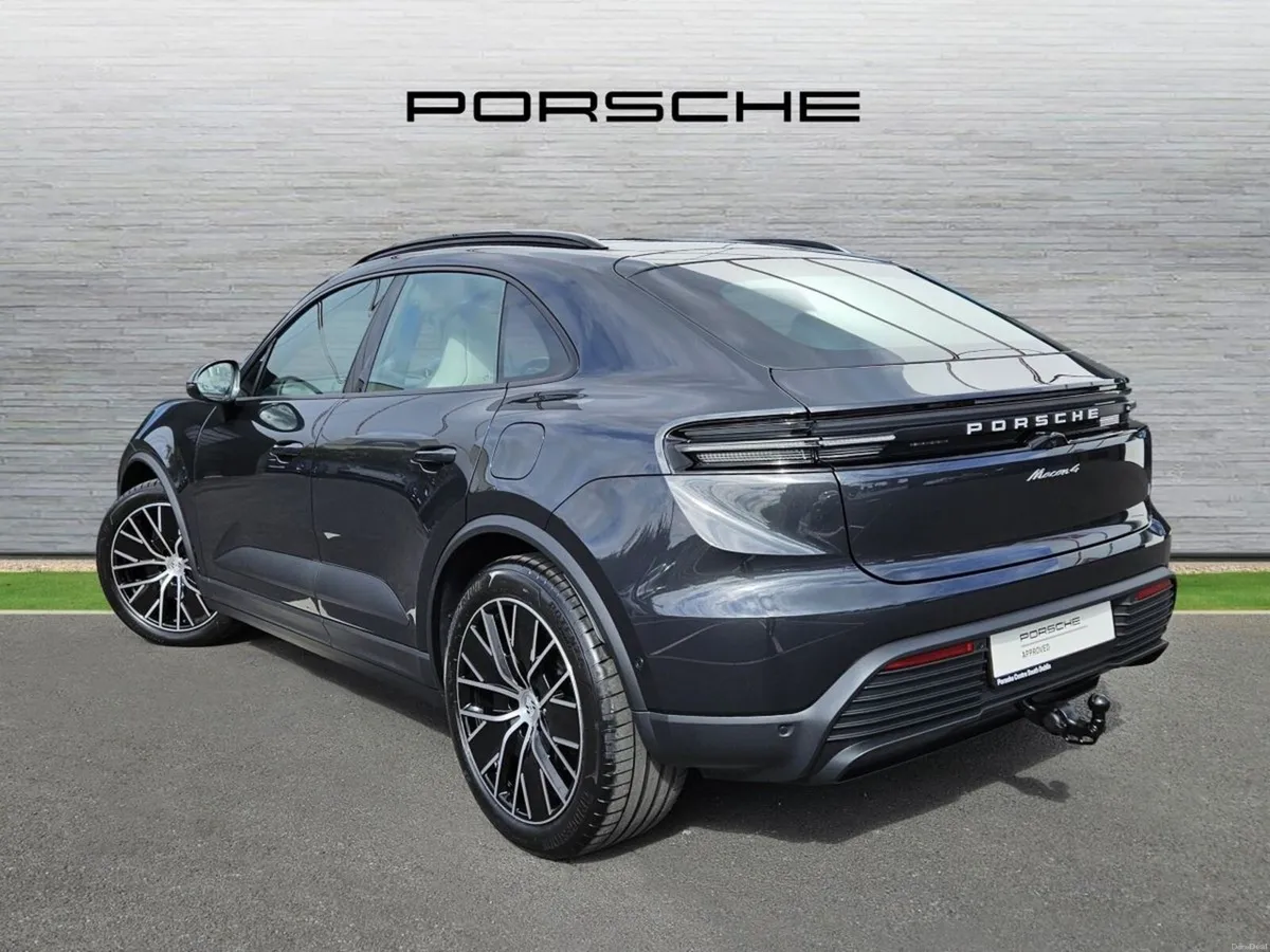 Porsche Macan 4 Electric - Image 2