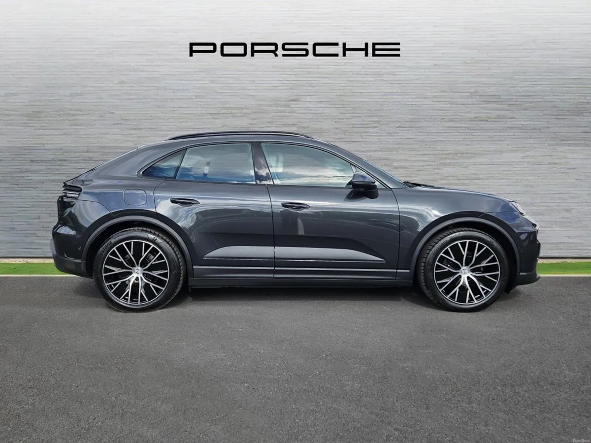 Porsche Macan 4 Electric - Image 4
