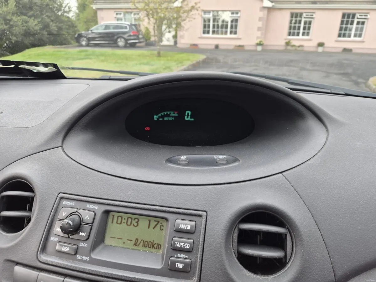 Toyota Yaris - Image 3