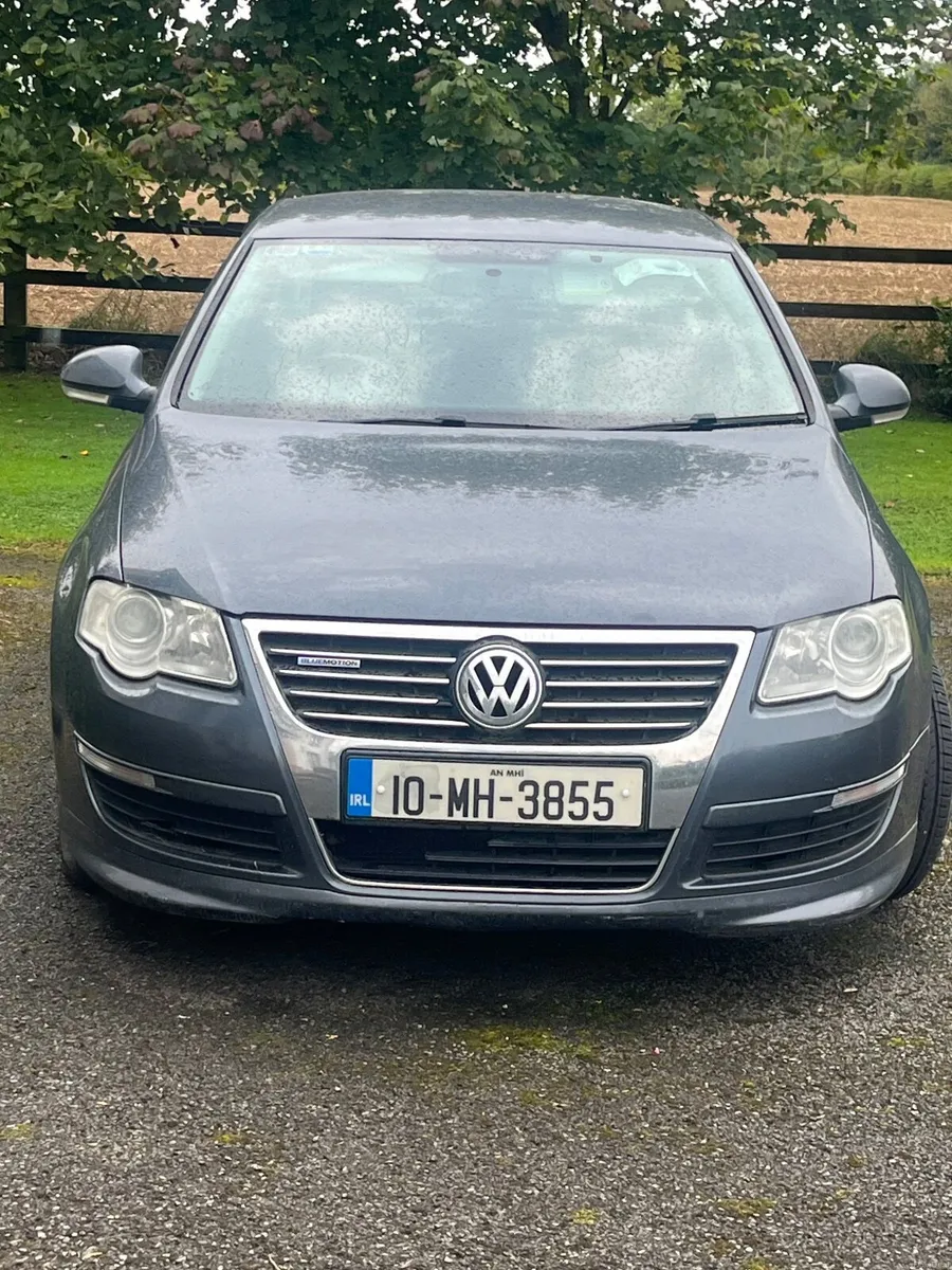 Volkswagen Passat 2010 - Image 1