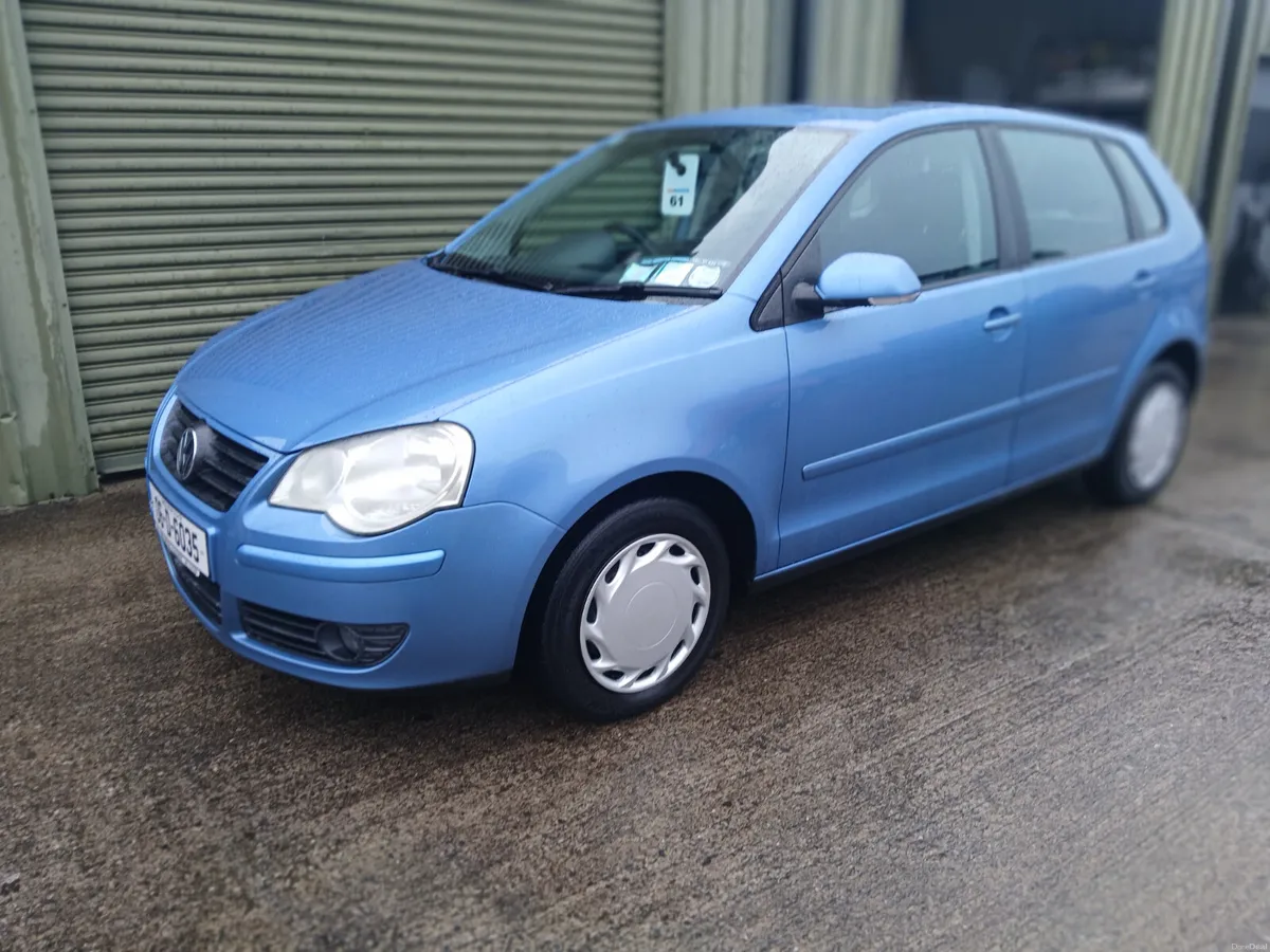 Volkswagen Polo automatic  low kms 2006 - Image 2