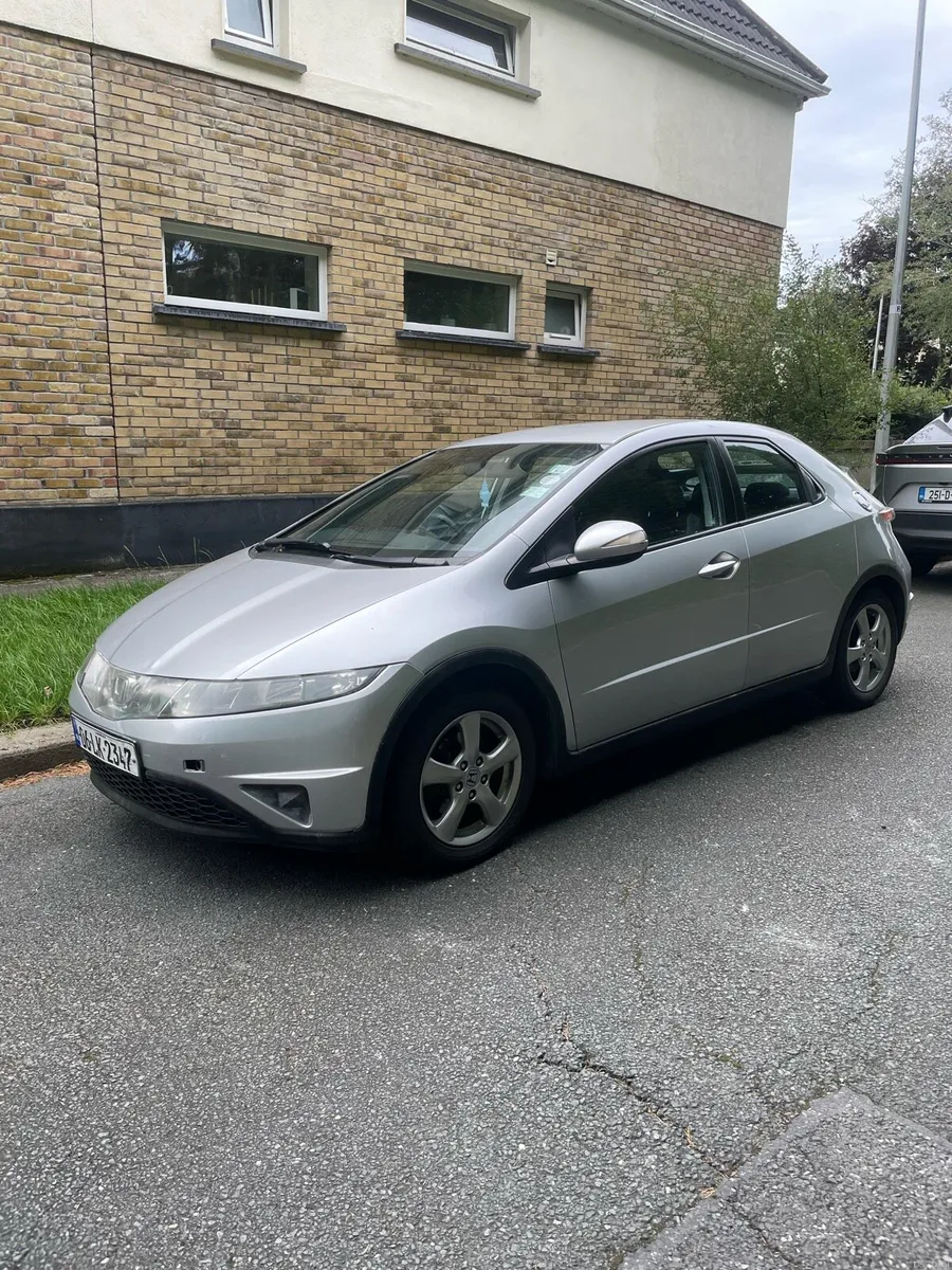 Honda civic 1.8 petrol - Image 2