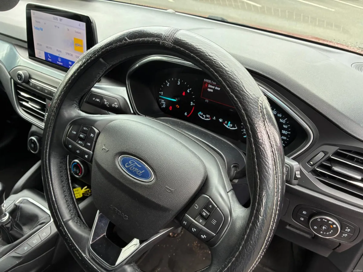 Ford Focus ACTIVE 5DR 1.5 TD 120 (ONLY 40 MINS FRO - Image 4