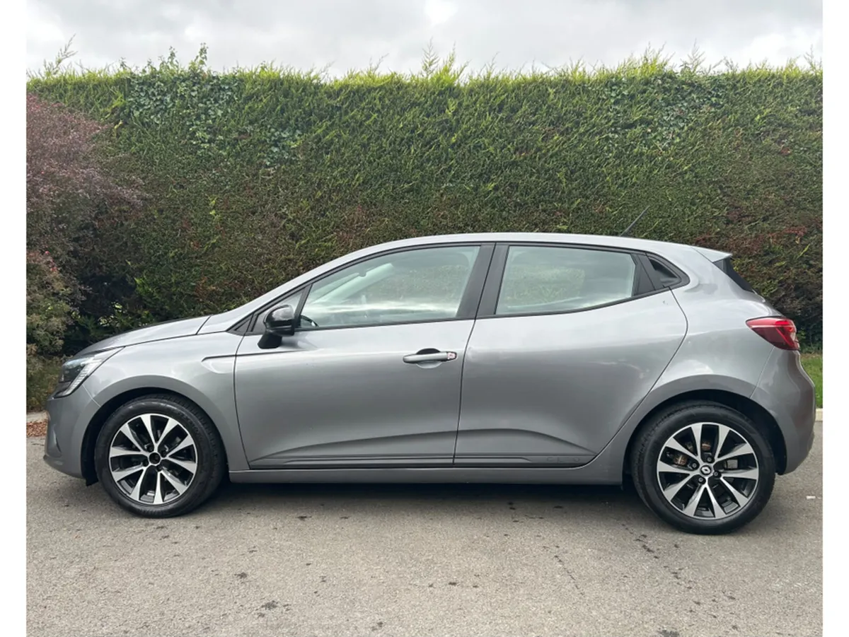 Renault Clio EQUILIBRE TCE 90 MY22.5 5 5DR - Image 2
