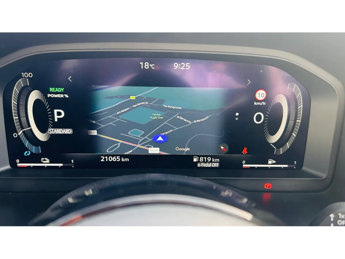 Nissan Qashqai FOUR REVERSE CAMERAS + FRONT AND RE - Image 4