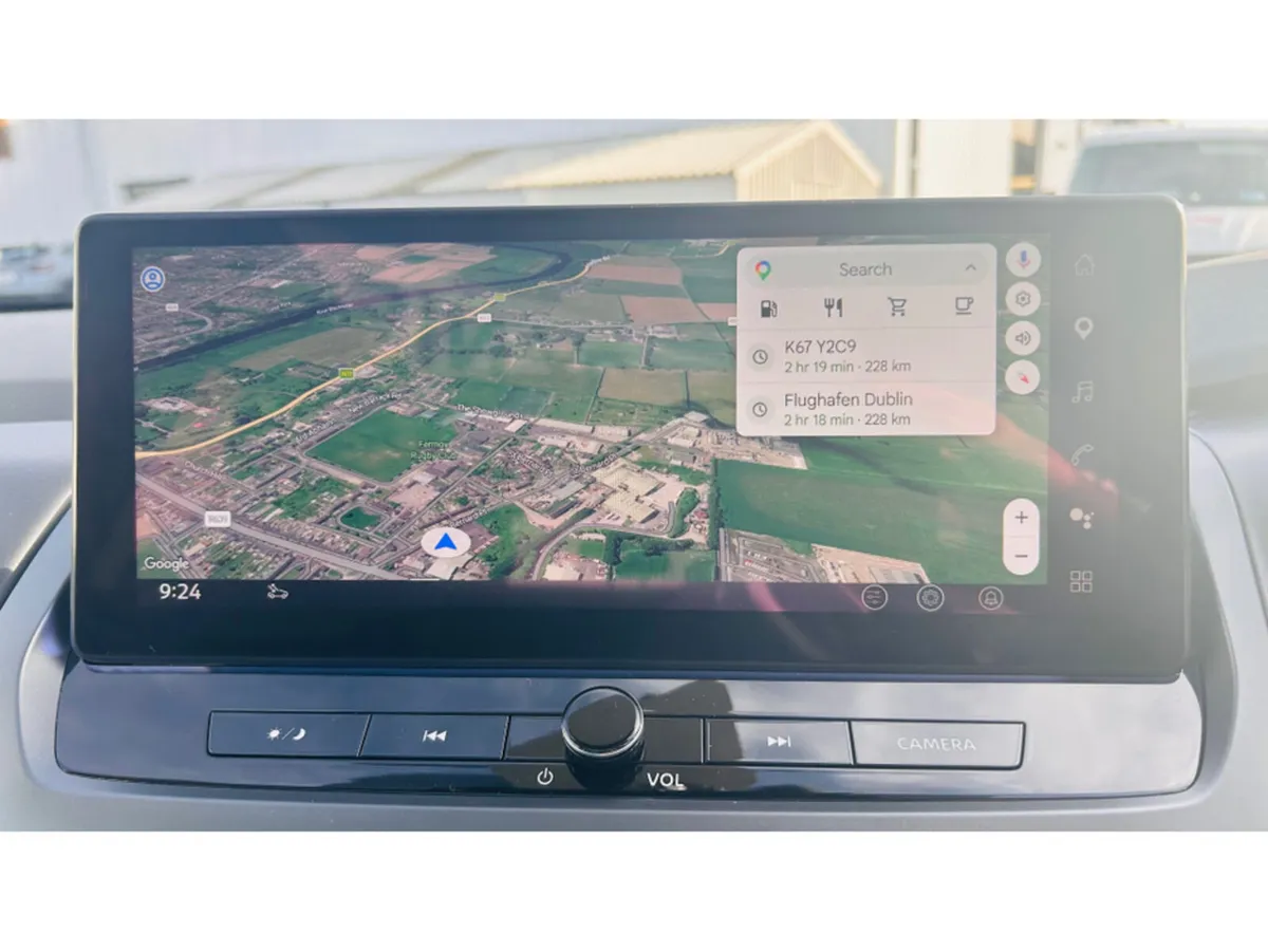 Nissan Qashqai FOUR REVERSE CAMERAS + FRONT AND RE - Image 6