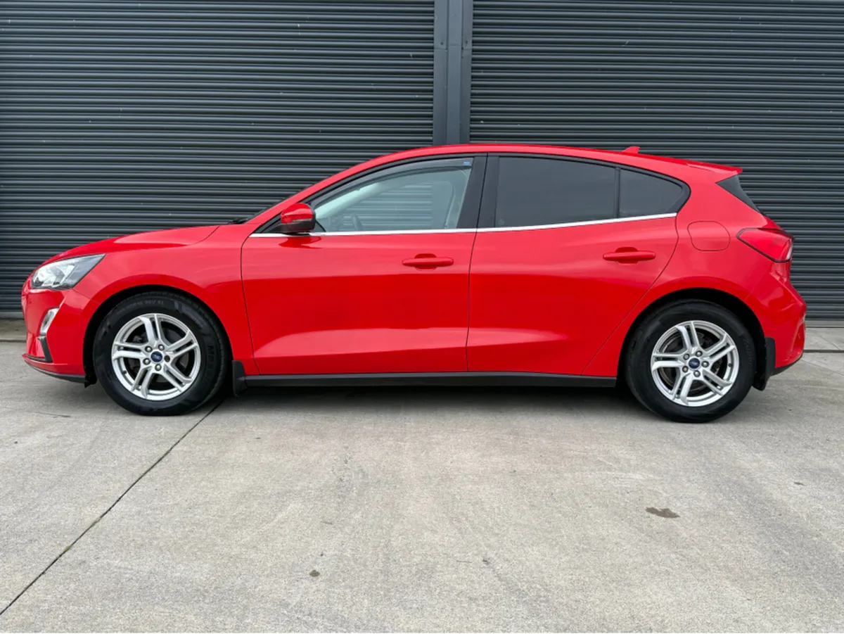 Ford Focus 1.5 TDCI ZETEC 120PS 5DR - Image 4