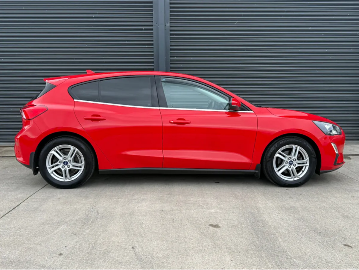 Ford Focus 1.5 TDCI ZETEC 120PS 5DR - Image 3