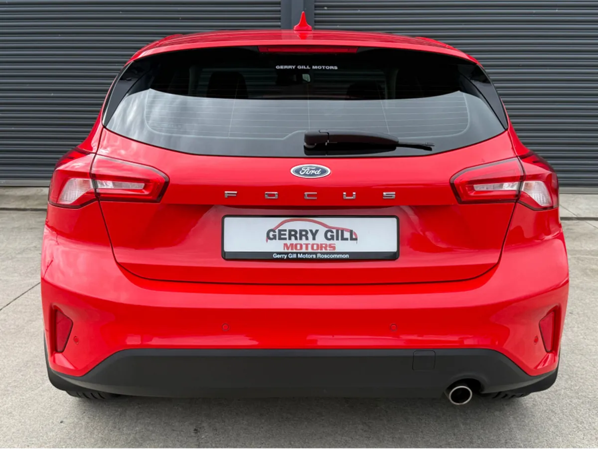 Ford Focus 1.5 TDCI ZETEC 120PS 5DR - Image 6