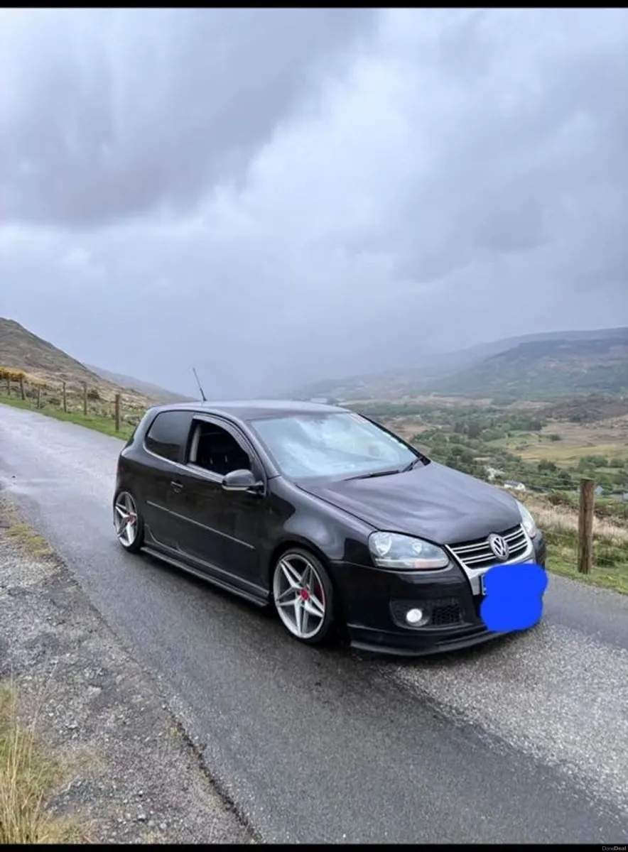 2008 Volkswagen Golf - Image 2