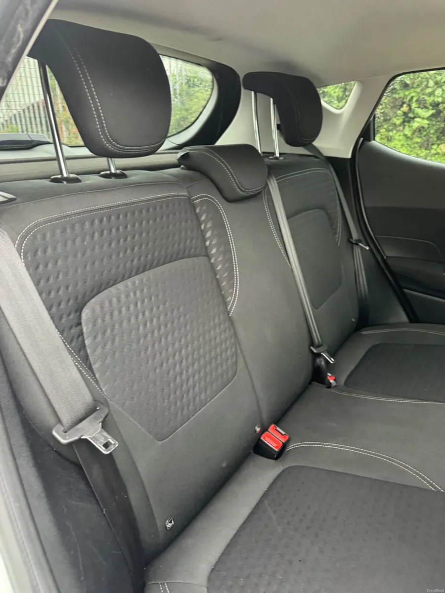 Ford Fiesta 2018 petrol Zetec - Image 5