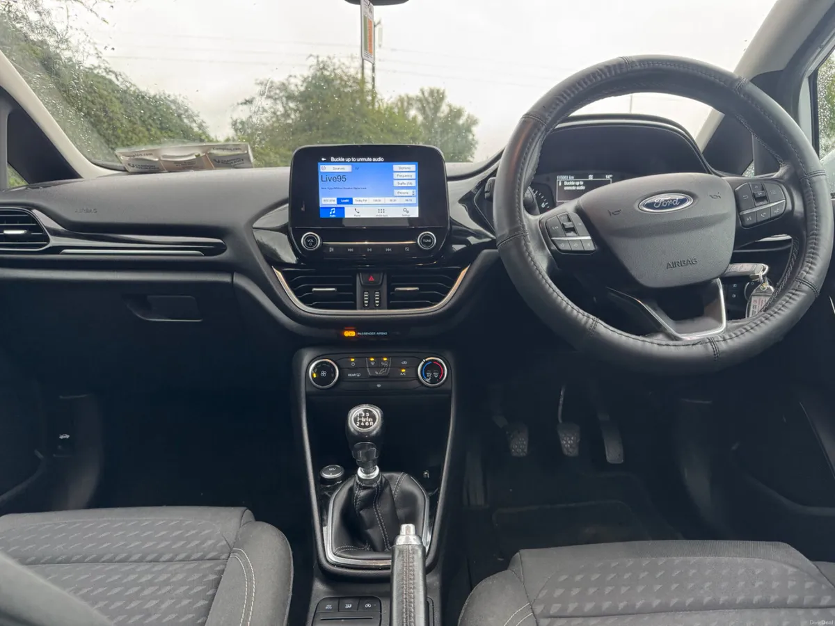 Ford Fiesta 2018 petrol Zetec - Image 4